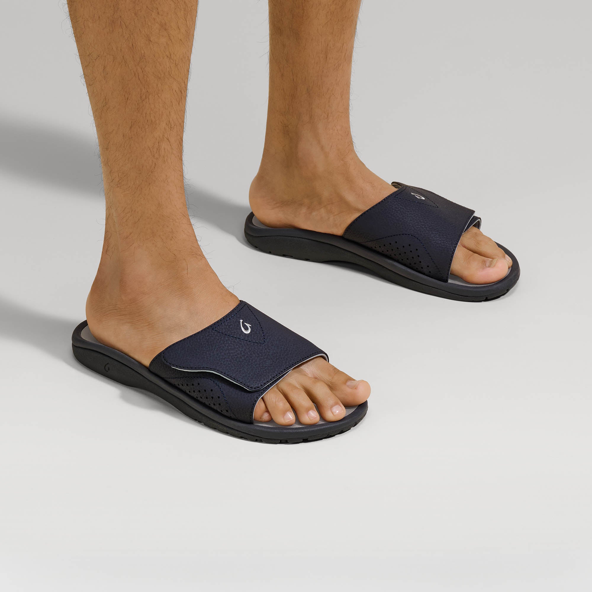 10332_DE26_105_M_NALUSLIDE_TrenchBlueCharcoal
